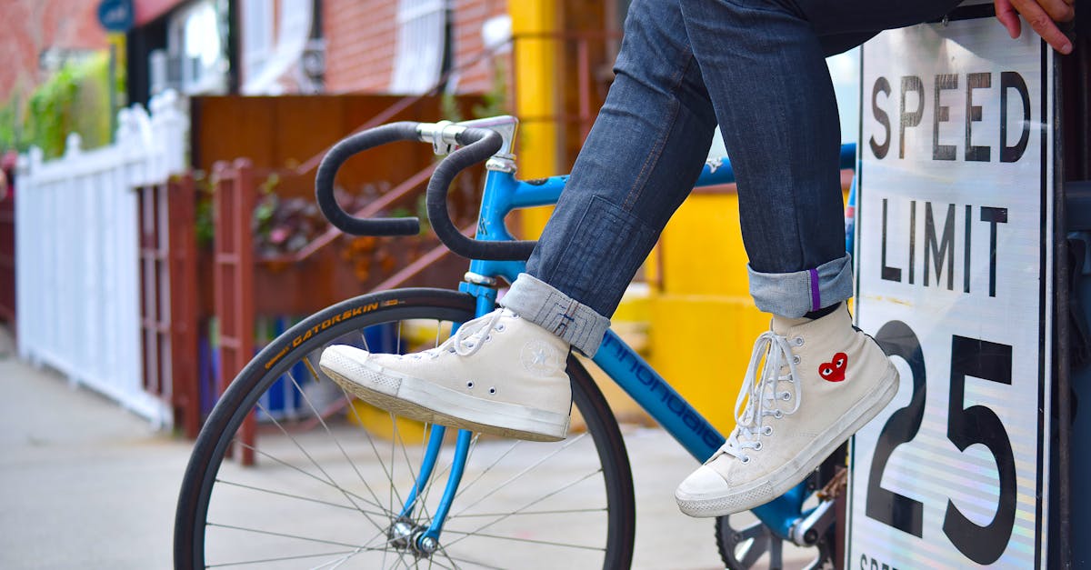 descubre nuestra amplia gama de zapatos de ciclismo, diseñados para ofrecer comodidad y rendimiento en cada pedaleo. encuentra el par perfecto que se adapte a tu estilo y mejora tu experiencia sobre la bicicleta.