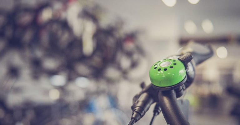 descubre nuestra amplia gama de accesorios para ciclismo, diseñados para mejorar tu experiencia sobre la bicicleta. desde luces y cascos hasta herramientas y ropa especializada, tenemos todo lo que necesitas para disfrutar del ciclismo al máximo.