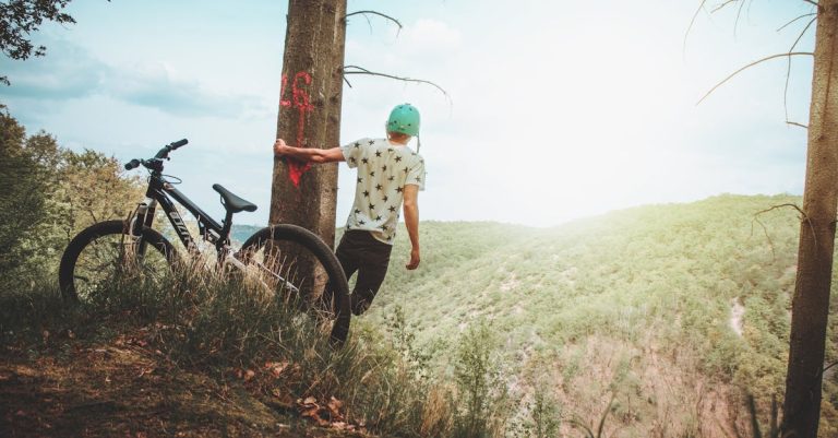 descubre la emoción del mountain biking: aventuras sobre dos ruedas en paisajes impresionantes. únete a nosotros y siente la adrenalina mientras exploramos senderos en la montaña, perfectos para ciclistas de todos los niveles.