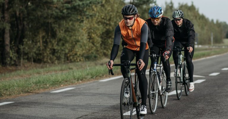 descubre las mejores rutas de ciclismo, ideales para explorar paisajes impresionantes y disfrutar de la naturaleza. ya seas principiante o ciclista experimentado, encuentra el recorrido perfecto para tu aventura en dos ruedas.