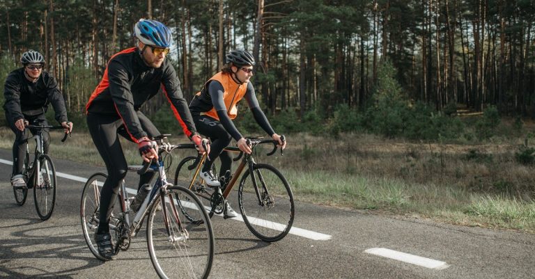 optimiza tu rendimiento con nuestros entrenamientos de ciclismo. descubre planes personalizados, consejos de expertos y técnicas para mejorar tu técnica y resistencia en cada ruta. ¡acelera hacia tus objetivos!