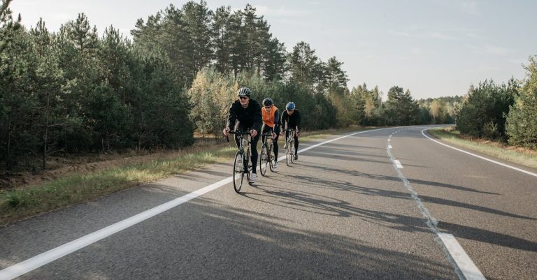 mejora tu rendimiento en el ciclismo con nuestro entrenamiento especializado. descubre rutinas, consejos y técnicas para optimizar tu resistencia, fuerza y velocidad en cada recorrido.