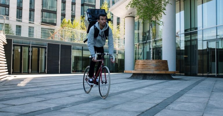 descubre cómo mejorar tu velocidad en el ciclismo con consejos útiles, técnicas de entrenamiento y recomendaciones para optimizar tu rendimiento en cada recorrido.