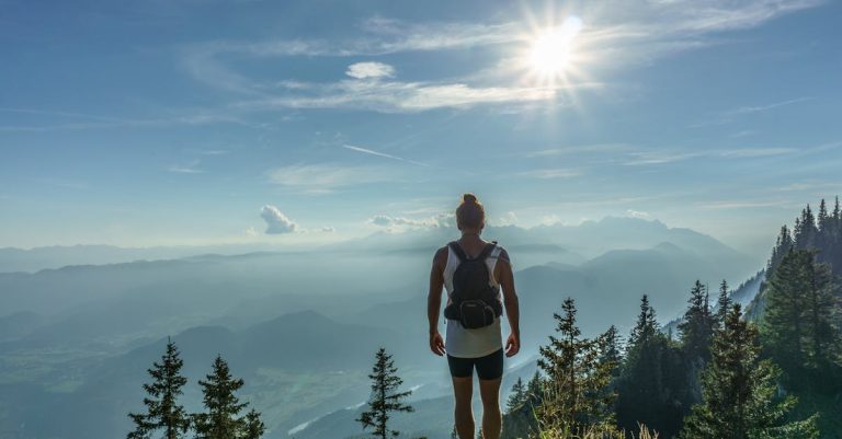 descubre la belleza de la naturaleza a través del senderismo. explora emocionantes rutas, conoce paisajes impresionantes y disfruta de la tranquilidad del aire libre. ¡prepárate para una aventura inolvidable en los caminos de la montaña!