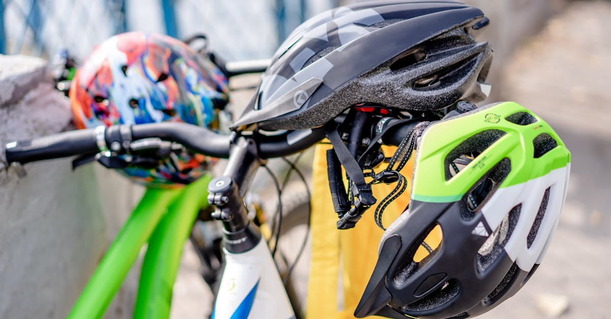 descubre la mejor selección de accesorios de ciclismo para mejorar tu experiencia sobre la bicicleta. desde luces y cascos hasta herramientas y ropa, encuentra todo lo que necesitas para tus rutas.