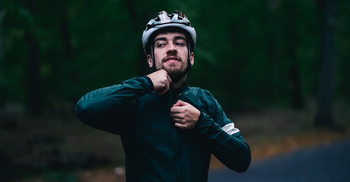 descubre una amplia gama de accesorios para ciclismo que mejorarán tu experiencia sobre la bicicleta. desde luces, cascos y bicicletas de montaña hasta herramientas esenciales, tenemos todo lo que necesitas para disfrutar de tus rutas y mantenerte seguro en el camino.