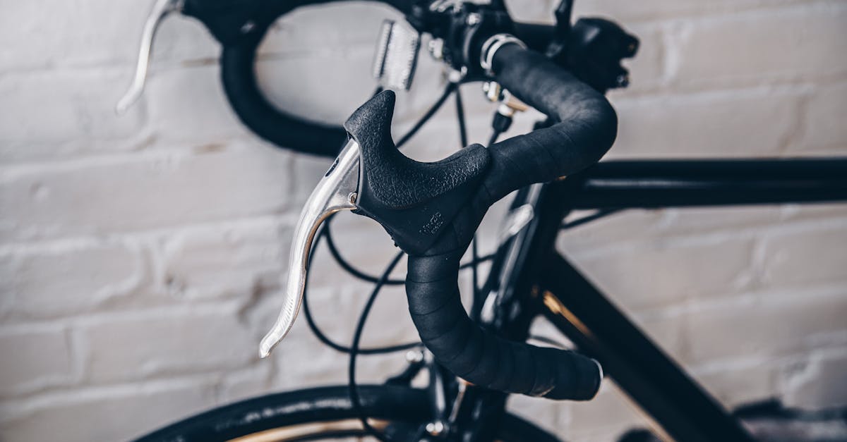 descubre nuestros accesorios de ciclismo de alta calidad, diseñados para mejorar tu experiencia sobre ruedas. desde luces y cascos hasta herramientas y ropa, tenemos todo lo que necesitas para disfrutar de tus recorridos con seguridad y estilo.