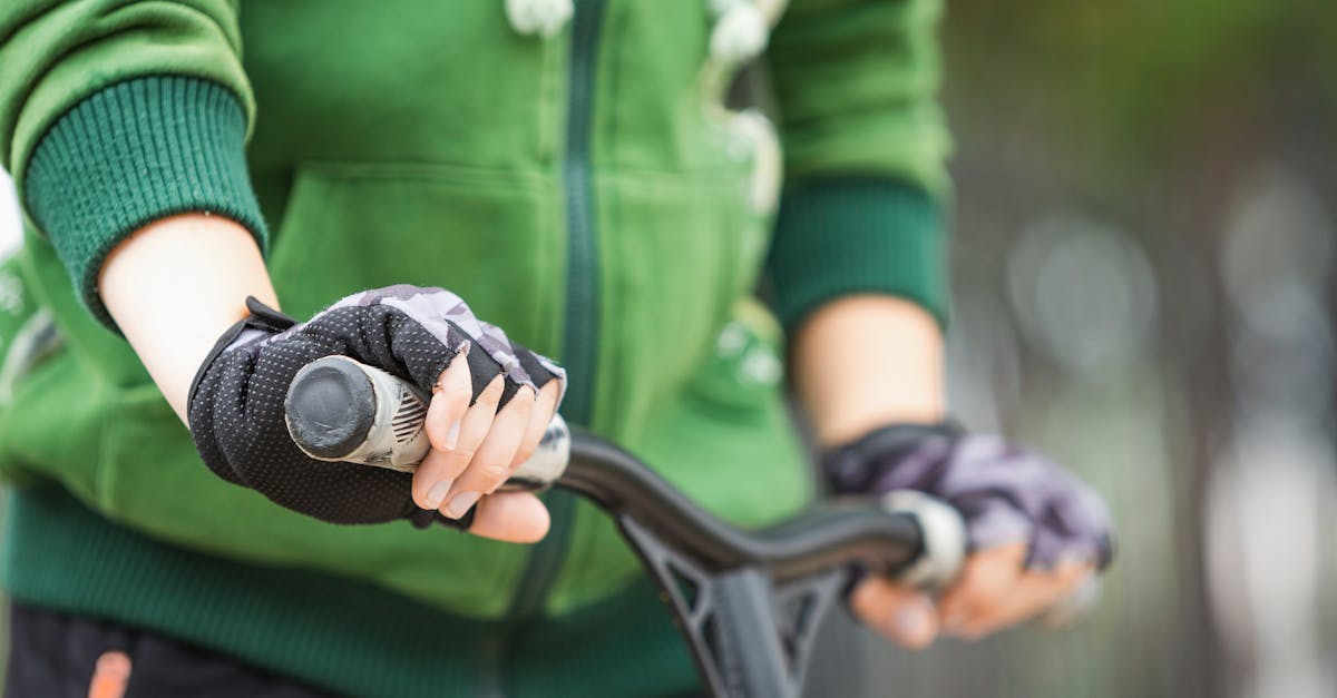 guantes de ciclismo cómodos y transpirables para mejorar tu rendimiento en cada paseo. descubre nuestra amplia selección, diseñada para ofrecerte la mejor agarre y protección en cualquier condición.