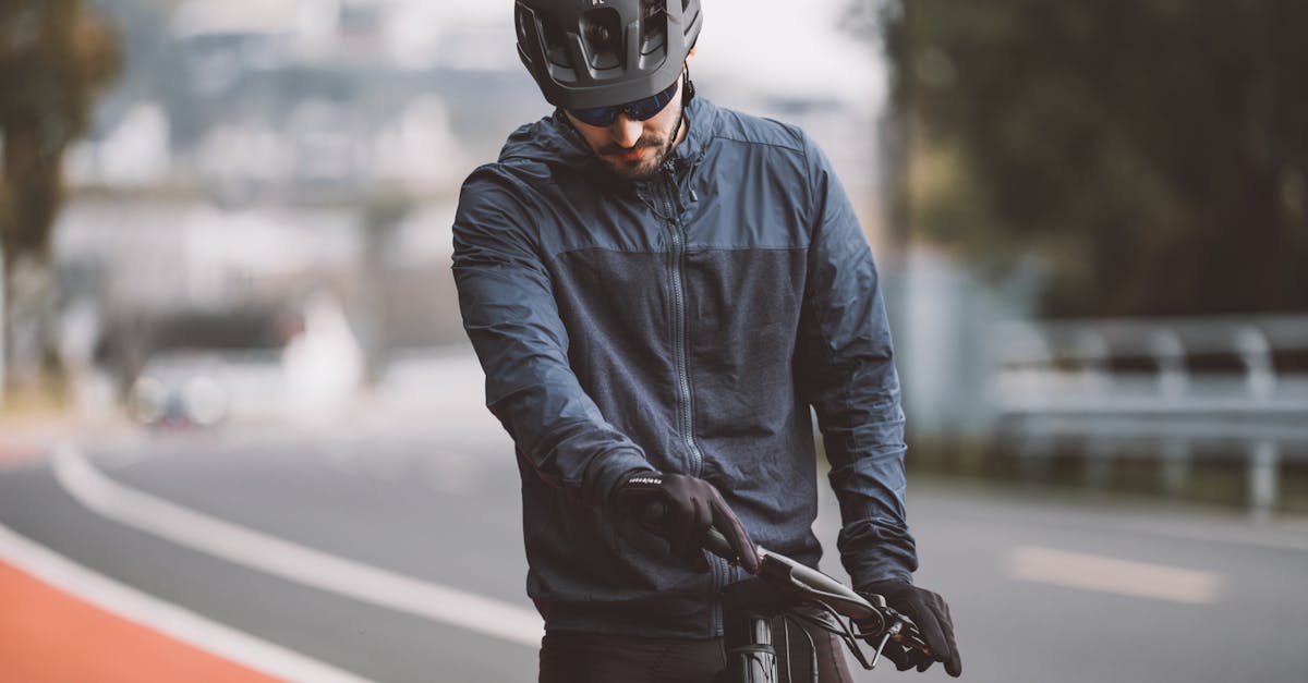 descubre nuestros guantes de ciclismo, diseñados para ofrecer comodidad y agarre superior en cada paseo. perfectos para ciclistas de todos los niveles, aseguran un rendimiento óptimo y protección en tus manos. ¡mejora tu experiencia sobre la bicicleta hoy mismo!