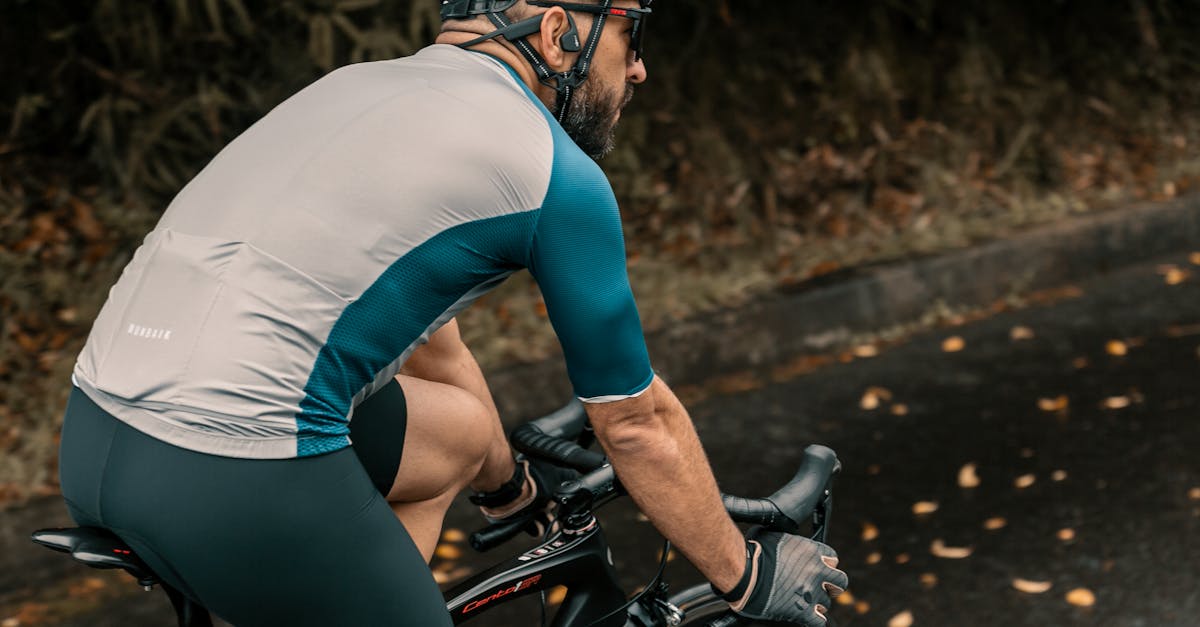 guantes de ciclismo diseñados para proporcionar comodidad y protección durante tus rutas en bicicleta. descubre nuestra colección de guantes que ofrecen un excelente agarre y transpirabilidad, ideales para ciclistas de todos los niveles.