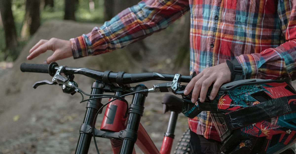 descubre nuestros guantes de ciclismo, diseñados para ofrecerte comodidad y agarre superior en cada ruta. perfectos para ciclistas de todos los niveles, nuestros guantes combinan estilo y funcionalidad para mejorar tu experiencia sobre la bicicleta.