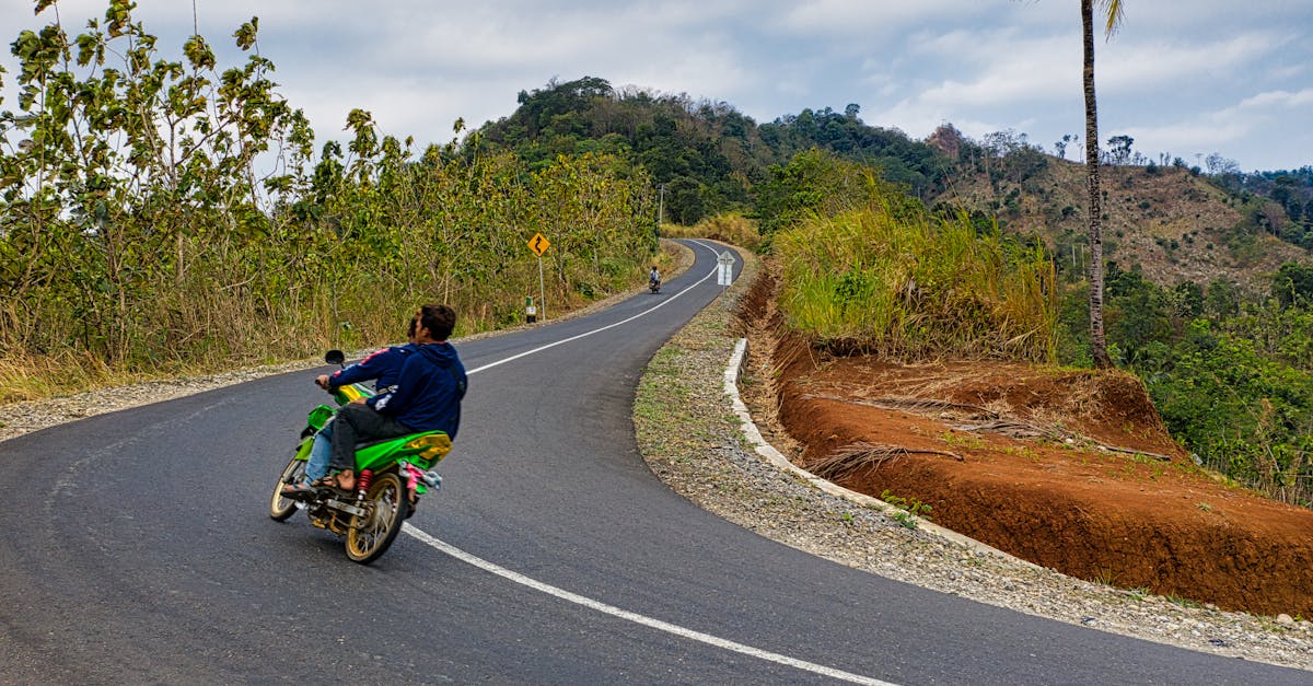 descubre las mejores rutas de ciclismo y disfruta de paisajes impresionantes mientras pedaleas. encuentra rutas para todos los niveles y prepara tu próxima aventura en dos ruedas.