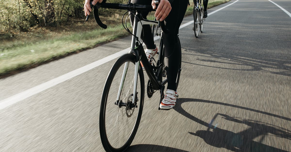 descubre la comodidad y el rendimiento de nuestras zapatillas de ciclismo. diseñadas para ciclistas de todos los niveles, nuestras zapatillas ofrecen soporte, transpirabilidad y estilo para que pedalees con confianza en cada ruta.