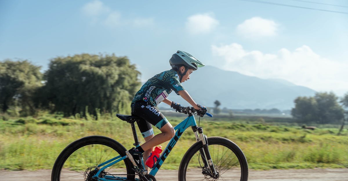 descubre cómo optimizar tu rendimiento en el ciclismo con nuestros entrenamientos especializados. mejora tu resistencia, potencia y técnica para alcanzar tus objetivos sobre la bicicleta.