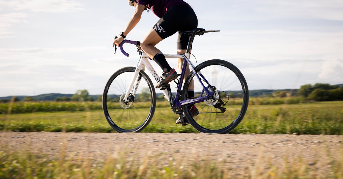 descubre cómo maximizar tu rendimiento en el ciclismo con nuestros entrenamientos especializados. consejos, rutinas y planes adaptados para ciclistas de todos los niveles. ¡prepárate para pedalear más fuerte y más lejos!