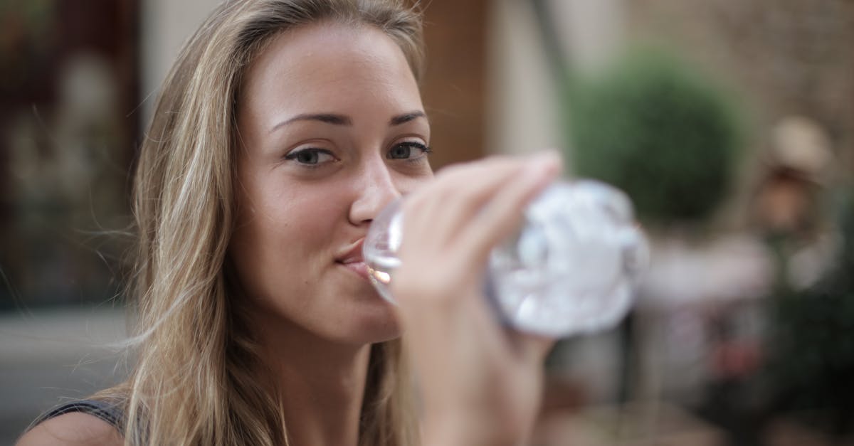 descubre la importancia de la hidratación para tu salud. aprende cómo mantener tu cuerpo bien hidratado, los beneficios de beber suficiente agua y consejos prácticos para mejorar tu ingesta diaria.