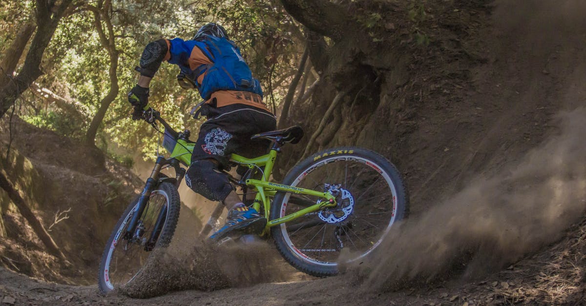 descubre la emoción del mountain biking: aventuras en la montaña, rutas desafiantes y paisajes impresionantes que te harán vibrar con cada pedaleo.